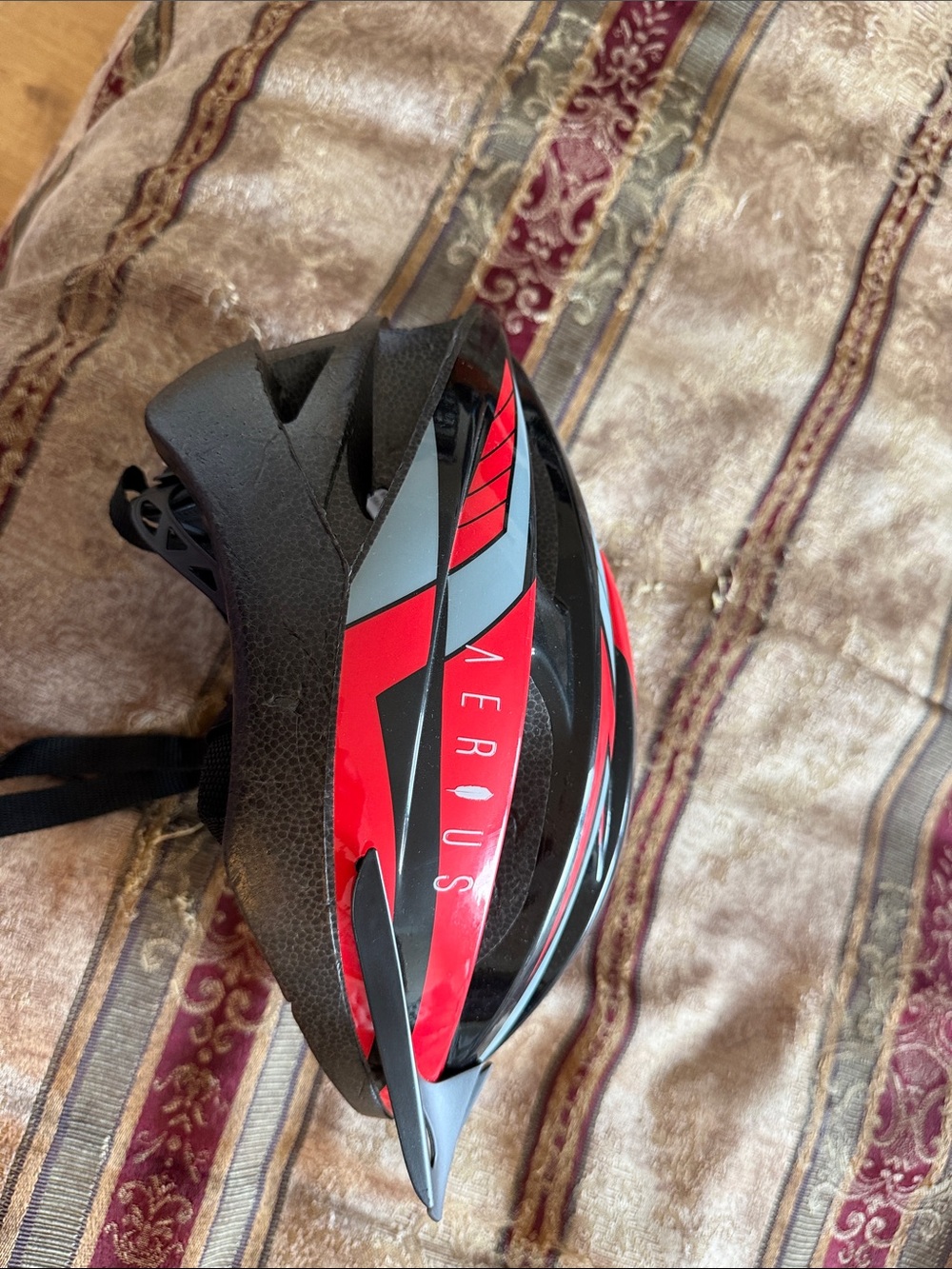 Aerius Giro Matte red/Black Cycling Helmet with Dark Gray Foam
